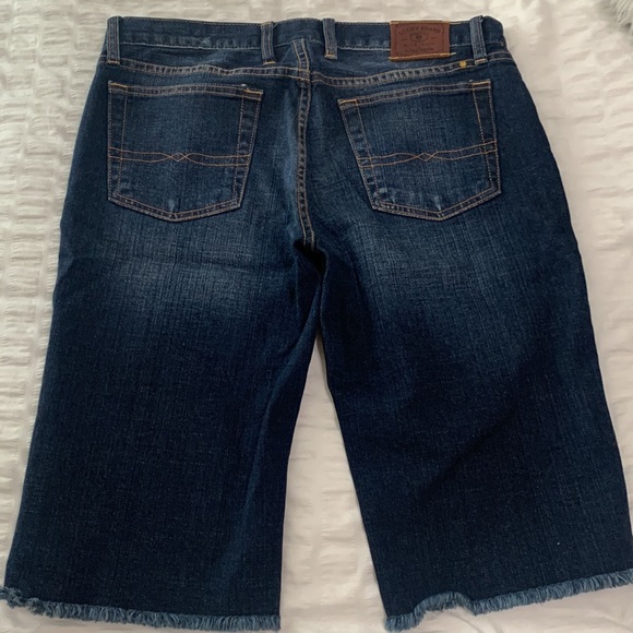 Lucky Brand Bermuda short. Blue. Size 8/29. Lightly worn (maybe twice) - Picture 4 of 4